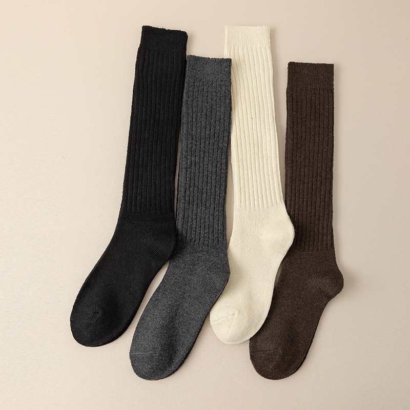 厚みのある女性用ストッキング