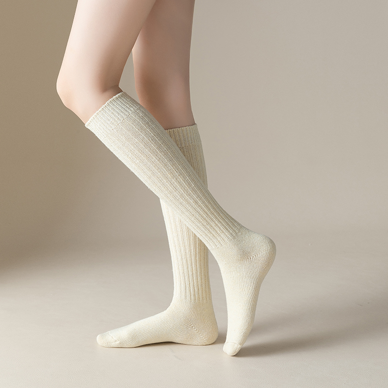 厚みのある女性用ストッキング