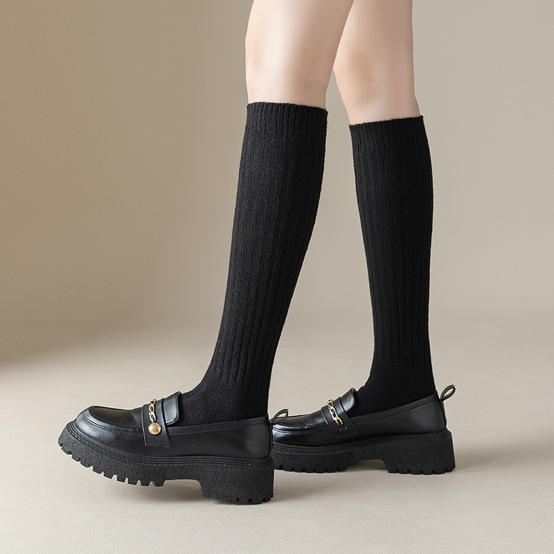 厚みのある女性用ストッキング