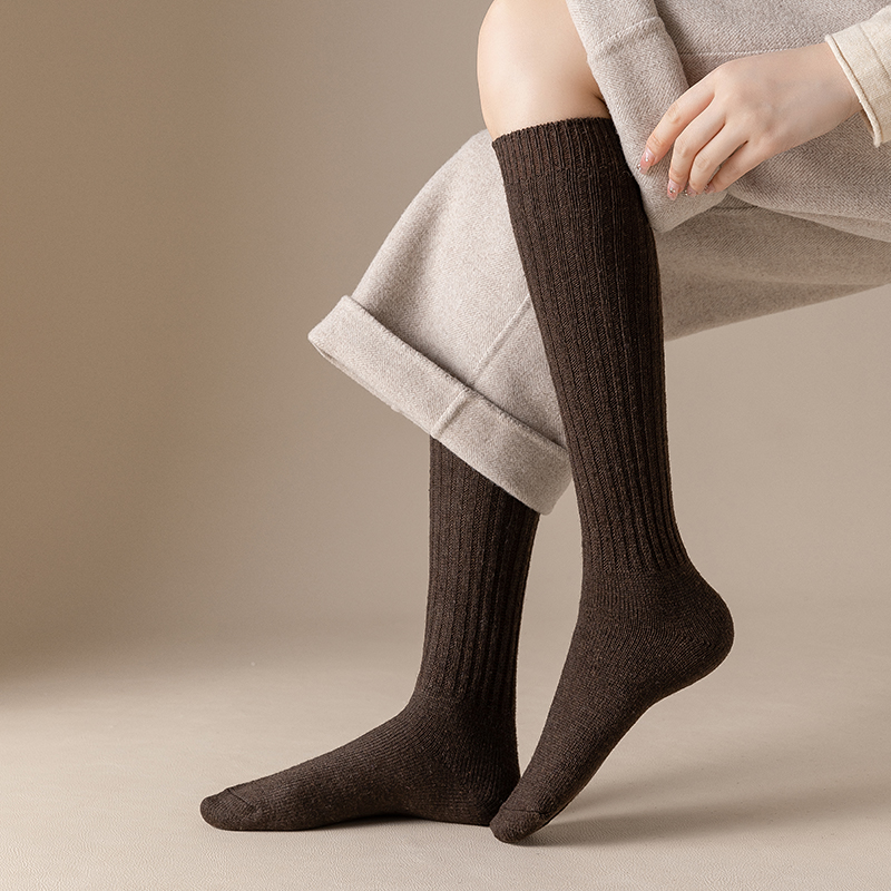 厚みのある女性用ストッキング