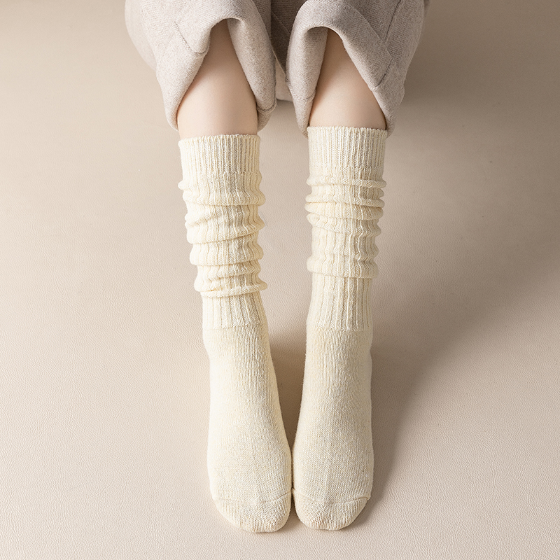 厚みのある女性用ストッキング